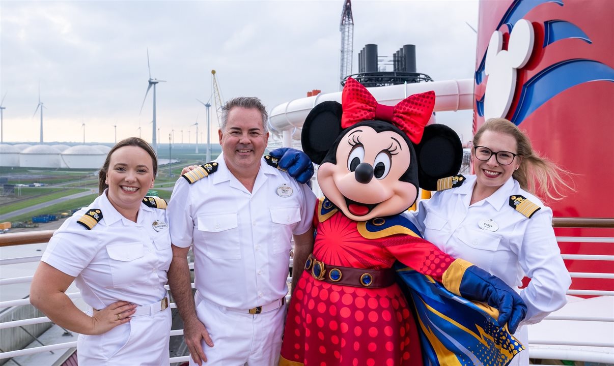 Elenco e tripulação a bordo farão os preparativos finais para garantir que o Disney Destiny esteja em perfeitas condições para sua chegada à Flórida no início de novembro