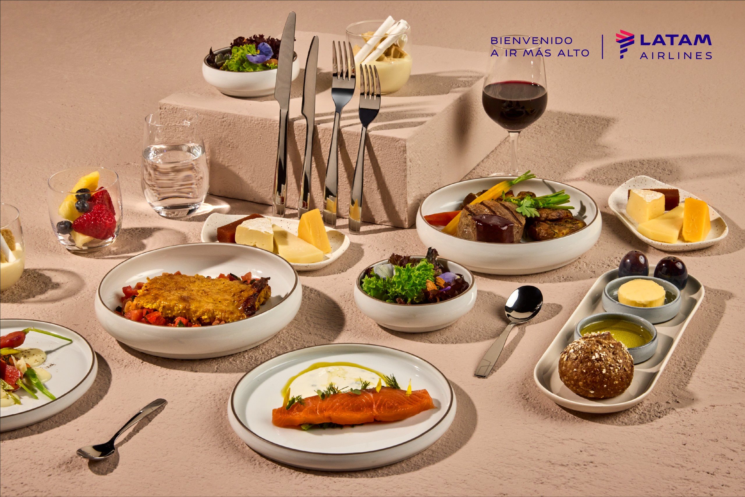 Entre as novidades, menus de três etapas para almoço ou jantar e uma carta de coquetéis totalmente renovada