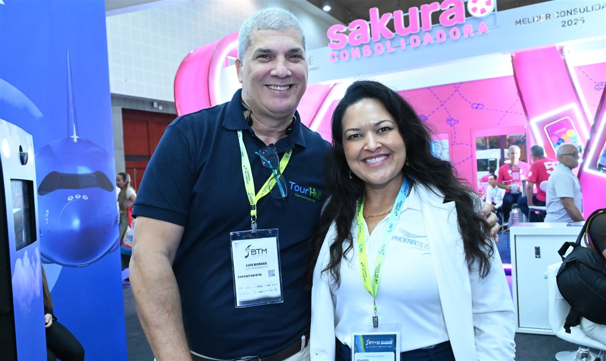 Luis Borges, da TourHub, e Mariane Serra, da Phoenix Bus