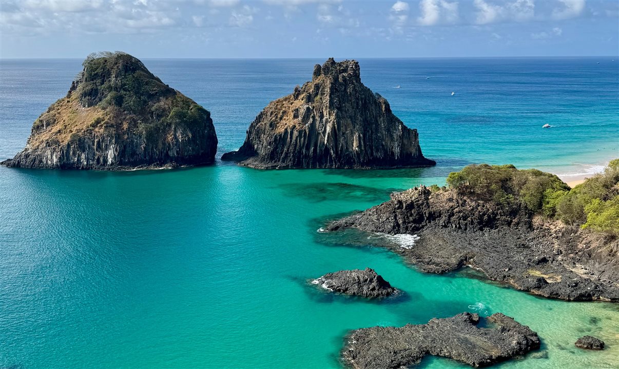 Na prática, a medida pode impactar a oferta de assentos para o destino, já que o acesso de turistas a Fernando de Noronha ocorre, em sua maioria, por via aérea