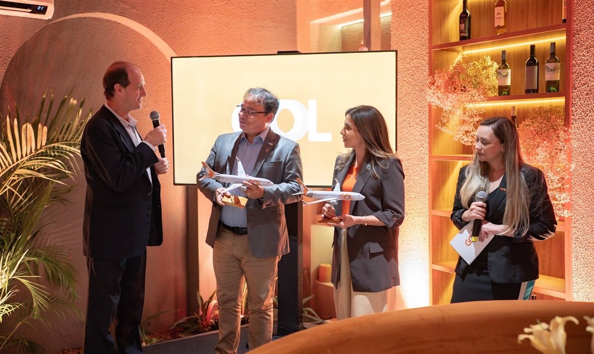 Marcos Tognato, especialista de Relações Institucionais, da Gol; Jamerson de Andrade Vasconcelos, gerente do Aeroporto de Petrolina, da Motiva; Tais Faria, secretária de Turismo de Petrolina; e Dayana Caldeira Abrantes, executiva Comercial da Gol