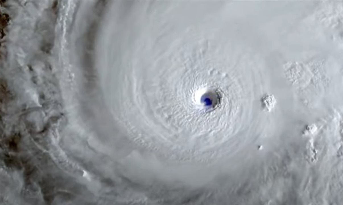 Com ventos de 265 km/h, os maiores já registrados na ilha caribenha, o governo da Jamaica se prepara para a tempestade desde a última semana