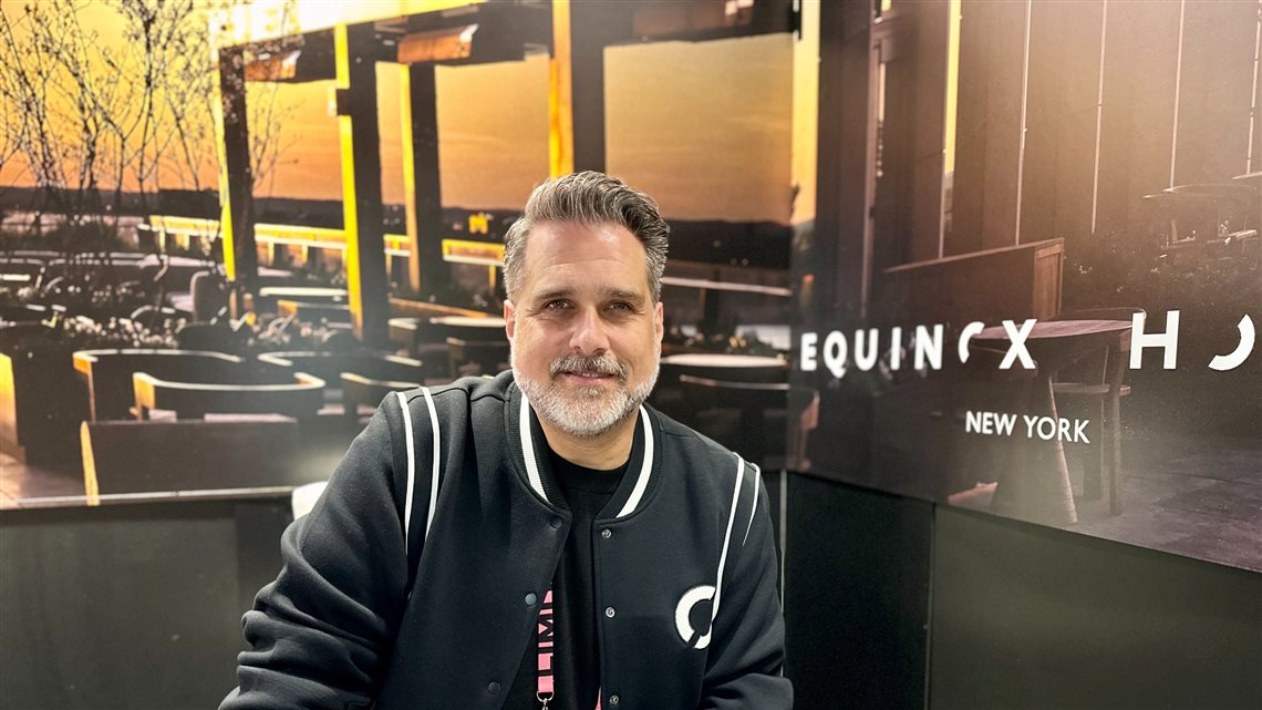 Brian Luptowski, do Equinox