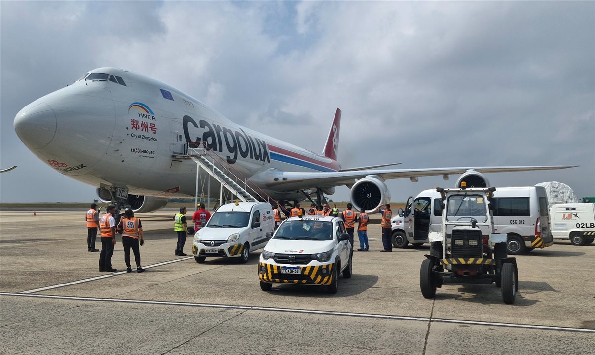 Além do voo de hoje (28), estão previstos mais sete voos seguidos de chegada de equipamentos no Terminal de Carga de Viracopos, nos dias 29, 30 e 31/10