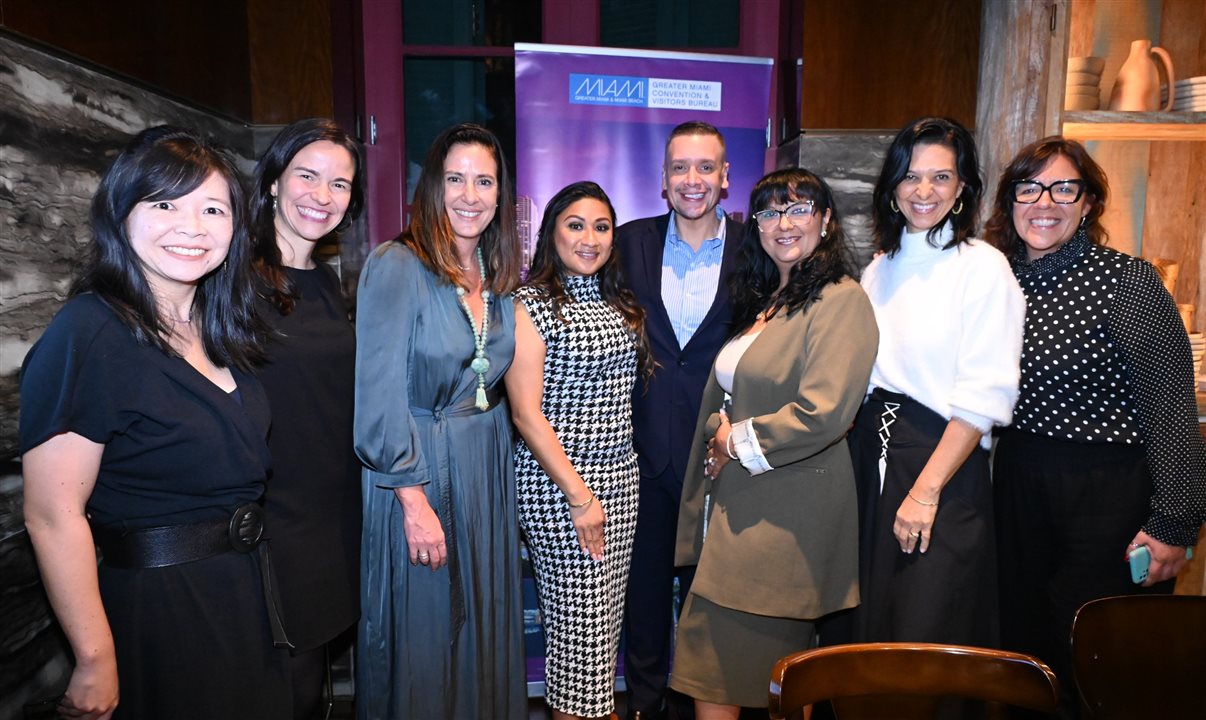 Fernanda Kodama, Nanda Serra e Bruna Ferraz, da Key Connection, Geraldine Estrada, do Trump International Beach Resort, Daniel Earle, do Grand Beach Hotel, Nancy Bedoya, Tathiana Leal e Juliana Palomari, do GMCVB