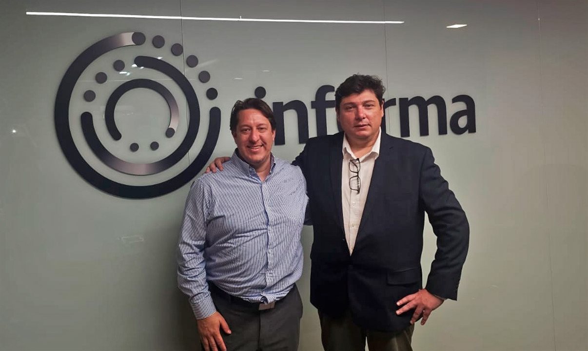 Charles Franken, diretor da AD Turismo, e Paulo Flores, diretor de Contracting and Sourcing da Informa