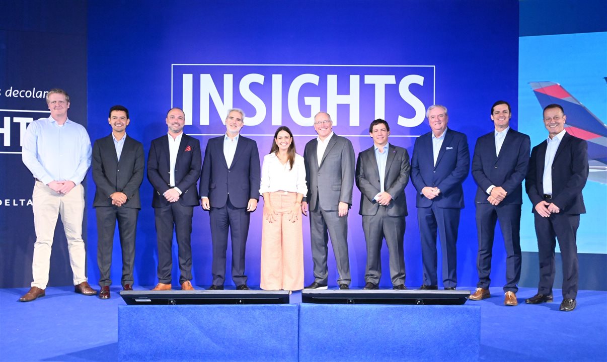 Martin Holdschmidt, da Latam, Diego Ospina, da Delta, Cristian Ortiz, Ramiro Alfonsín, Aline Mafra, da Latam, Steve Sear, da Delta, Tomas Covarrubias, da Latam, e Bob Somers, Luciano Macagno e Ricardo de Oliveira, da Delta