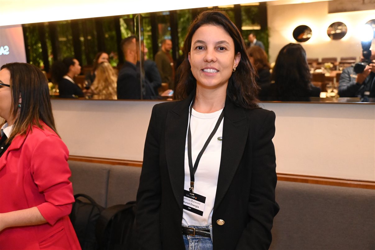 Tiago Povoa, da Vitru Educação, e Jordana Souza, da VOLL