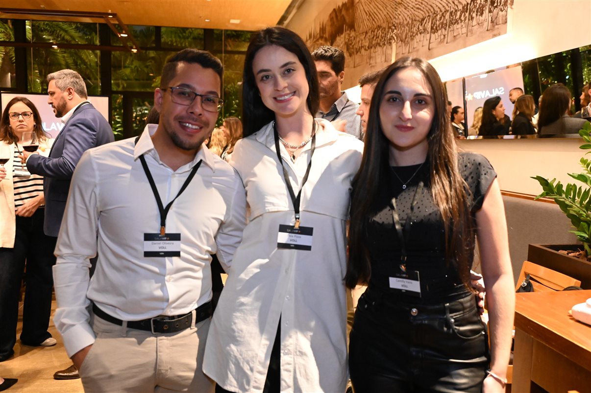 Tiago Povoa, da Vitru Educação, e Jordana Souza, da VOLL