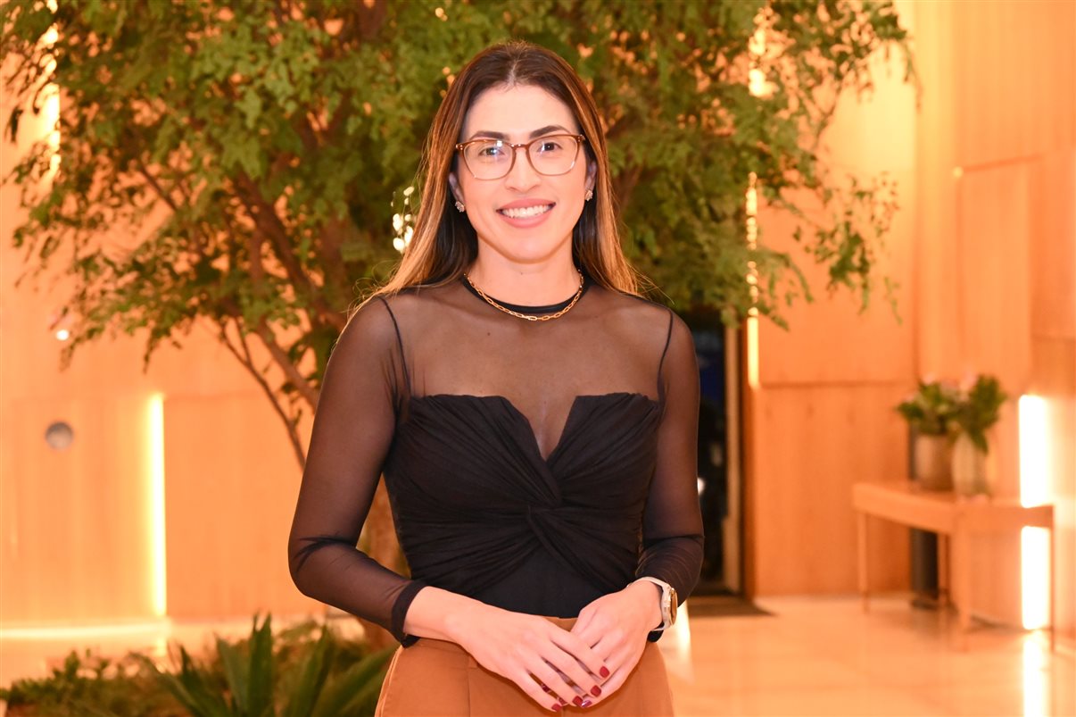 Tiago Povoa, da Vitru Educação, e Jordana Souza, da VOLL