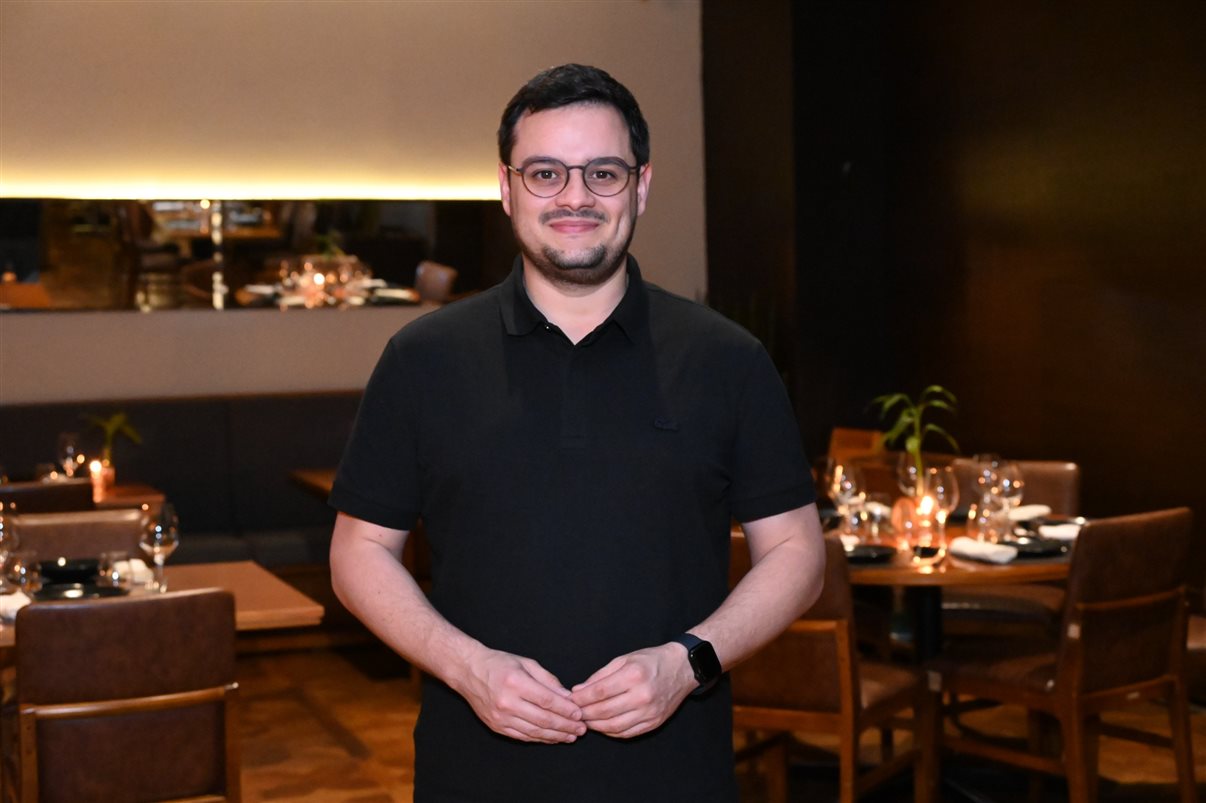 Tiago Povoa, da Vitru Educação, e Jordana Souza, da VOLL