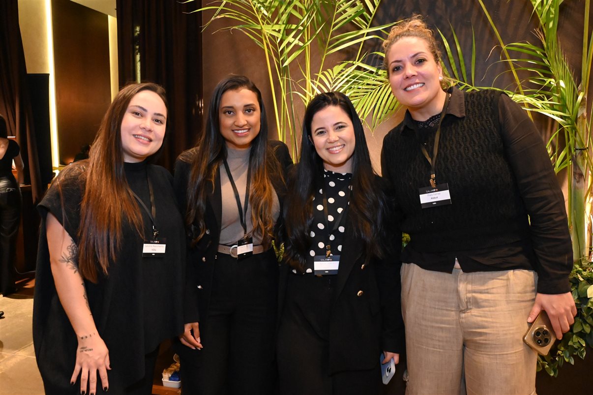 Tiago Povoa, da Vitru Educação, e Jordana Souza, da VOLL