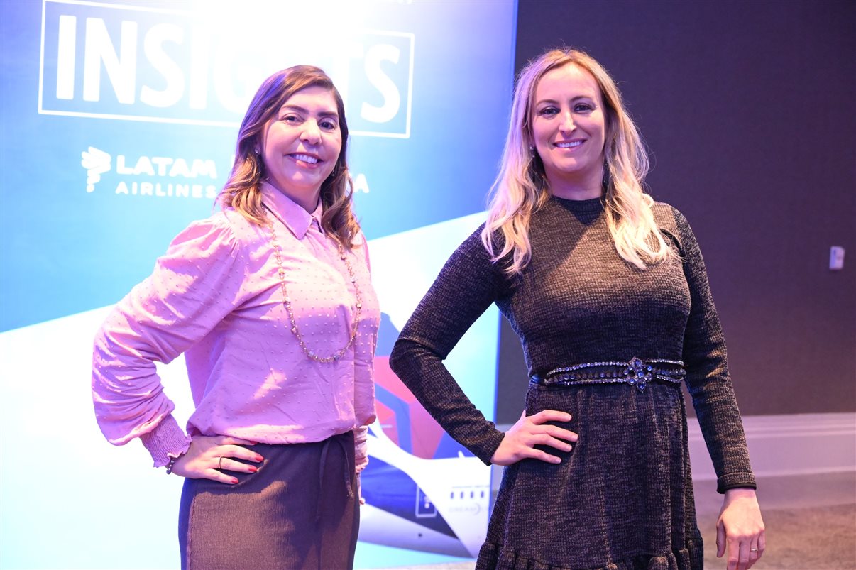 Aline Mafra, da Latam, entre Luciano Macagno e Ricardo Oliveira, da Delta 