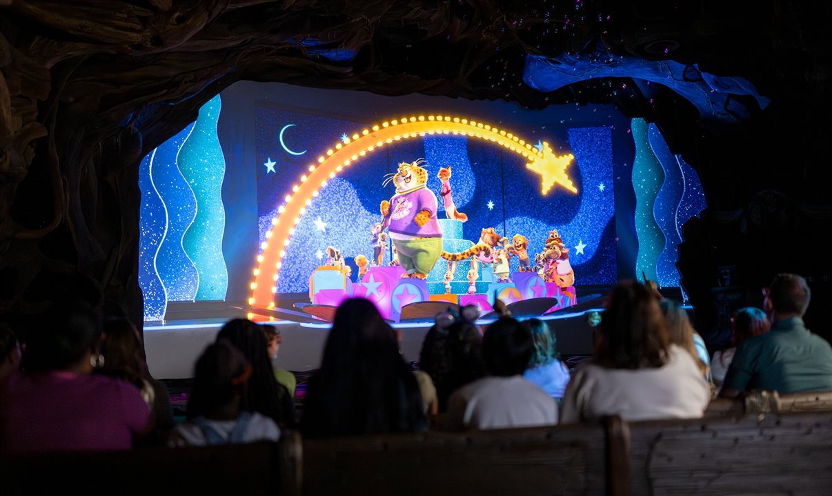 Neste novo show 4D, rostos já conhecidos e novos amigos reúnem-se em comemoração ao Zoogether Day