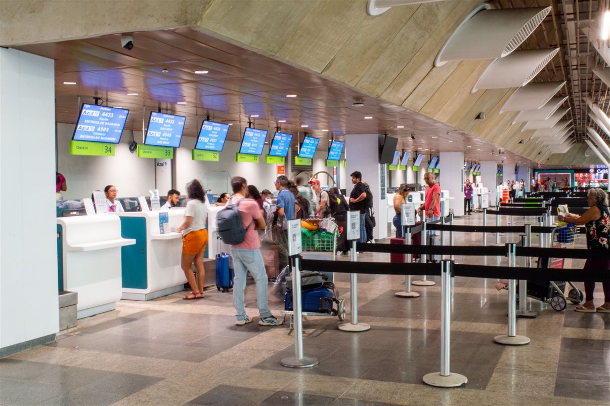 O setor aéreo recebeu atenção especial dentro do Novo PAC, com uma carteira de projetos que soma R$ 1,8 bilhão, contemplando melhorias em 31 aeroportos de 16 estados