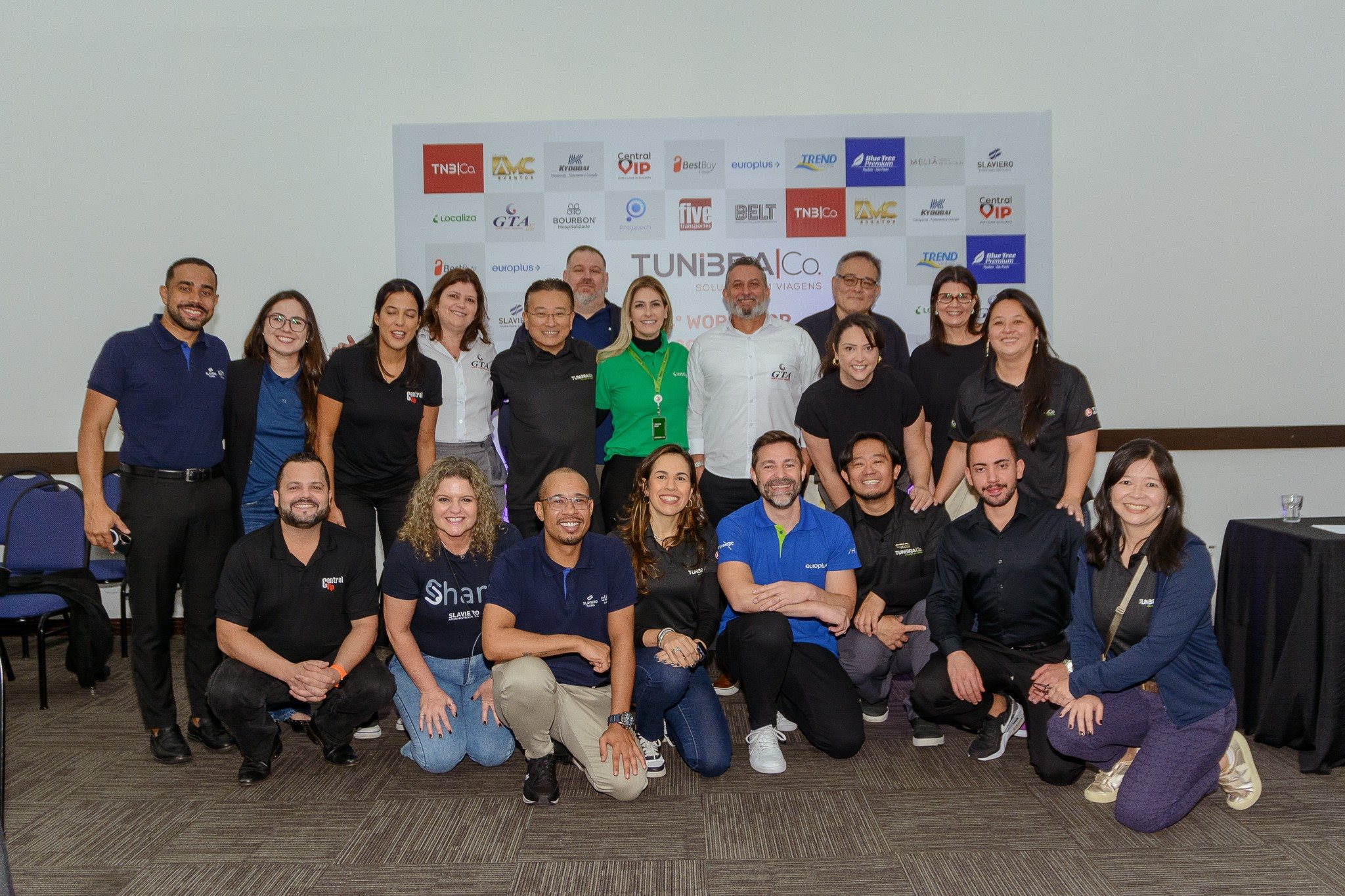 Colaboradores Tunibra com parte de seus parceiros