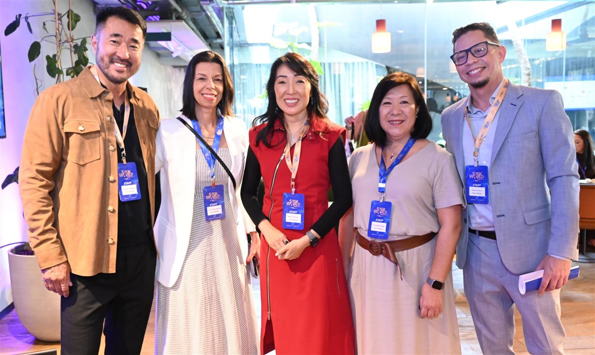 Fernando Shinozaki, Leticia Vasconcelos, Marta Shinozaki, Leila Minatogawa e Reno da Paula, da TGK Travel