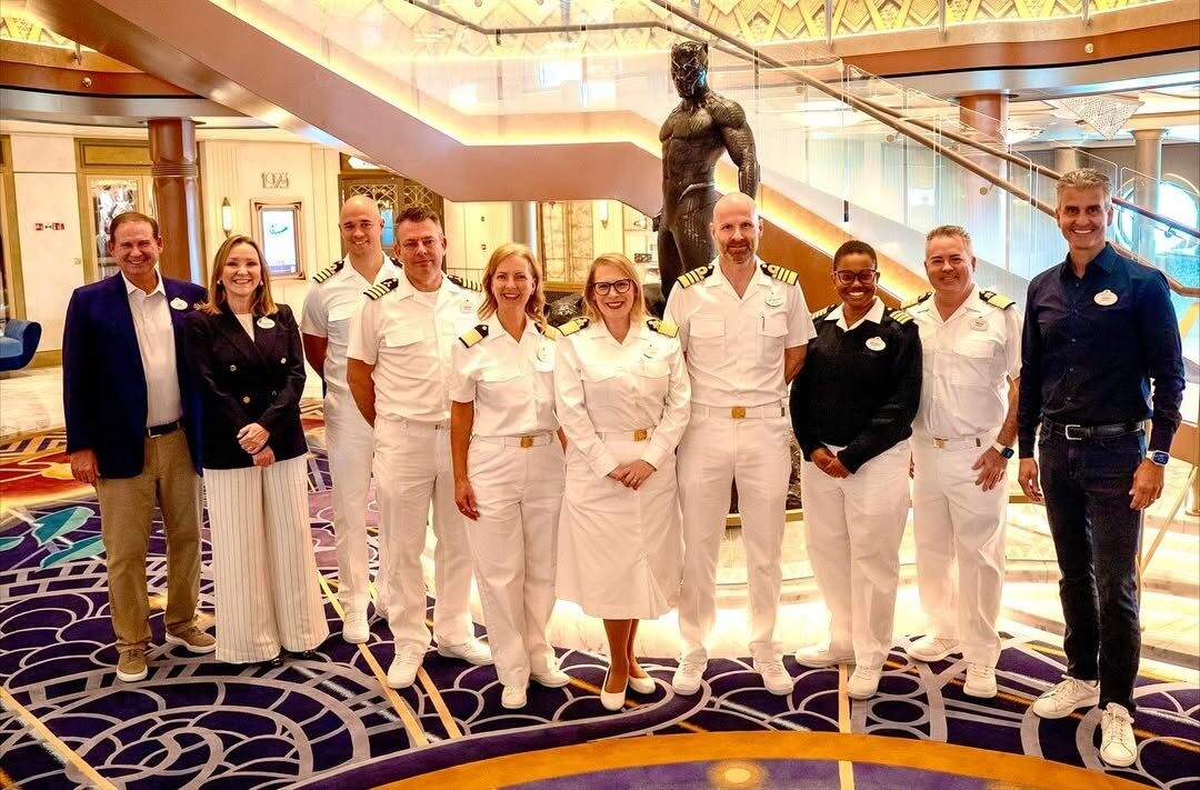 Presidente da Disney Experiences, Josh D'Amaro, conheceu o novo navio da DCL