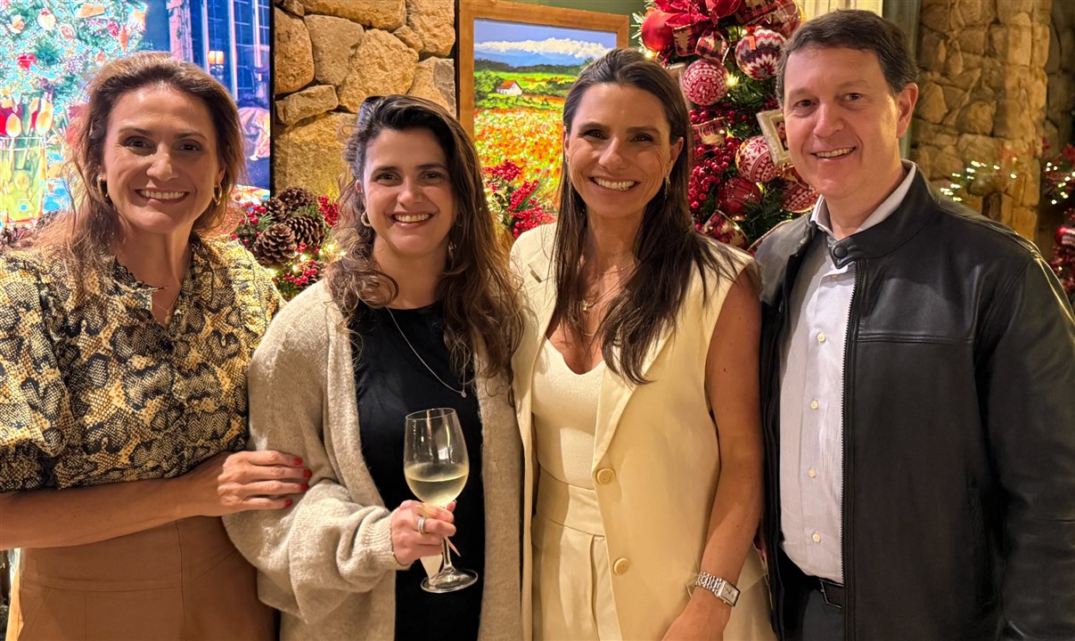 Giulliana Mesquita e Daniel Bicudo com Carlise Bianchi e Any Brocker, da Brocker Turismo