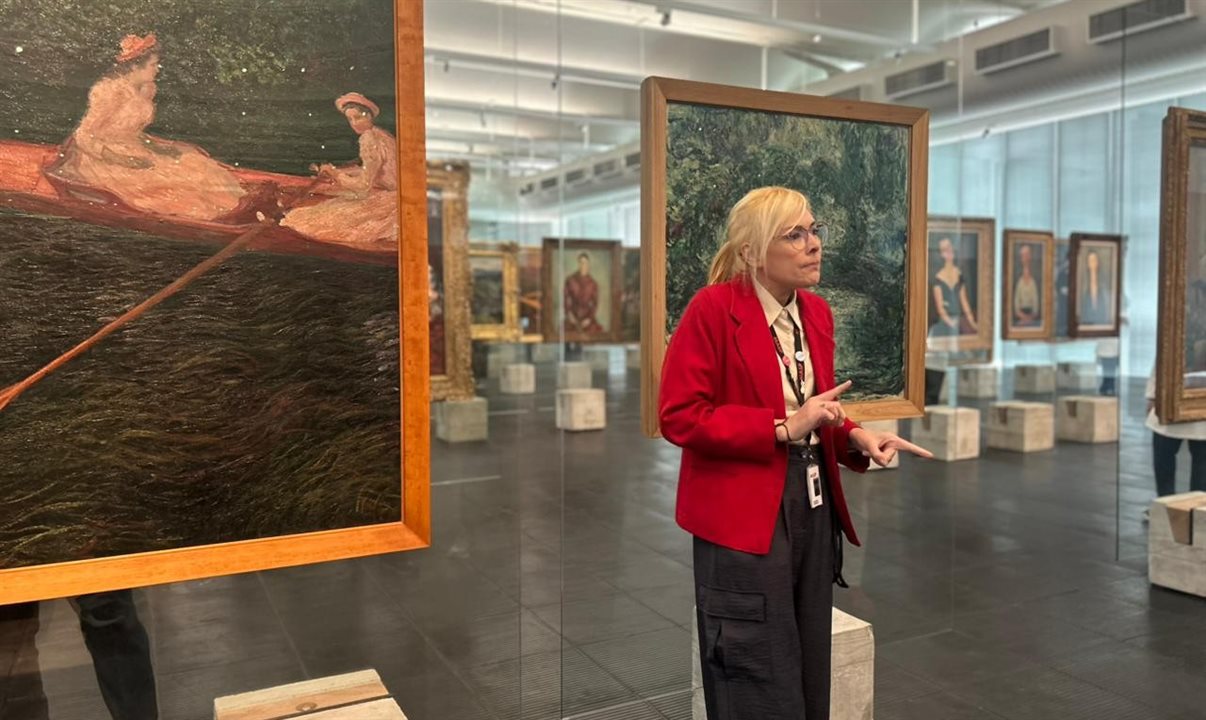 Carolina Mendoza, do MASP, realizou a visita guiada nesta quinta-feira