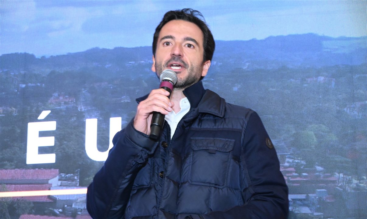 Eduardo Malheiros, CEO do Grupo Wish, agradece os campeões de vendas da rede no Troféu Melhores do Ano