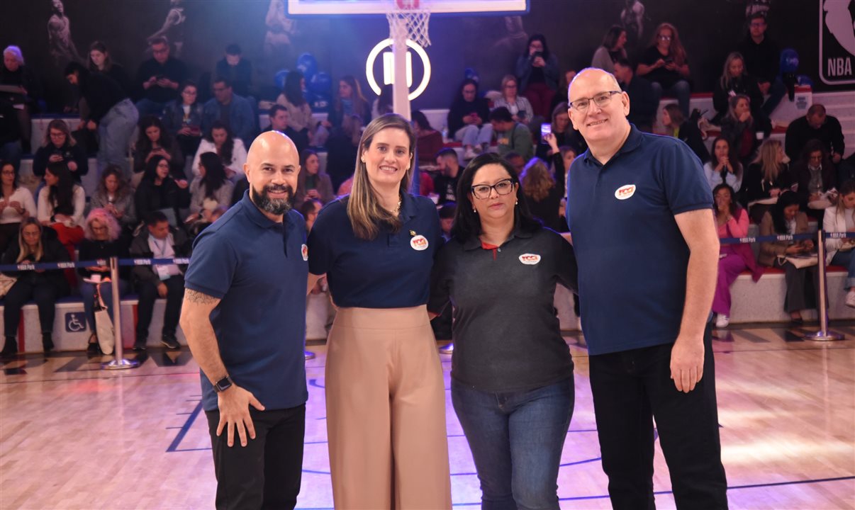 Fabiano Araújo, Patrícia Estevam, Luciana Engelhard e Renato Oliveira, da RCA Turismo