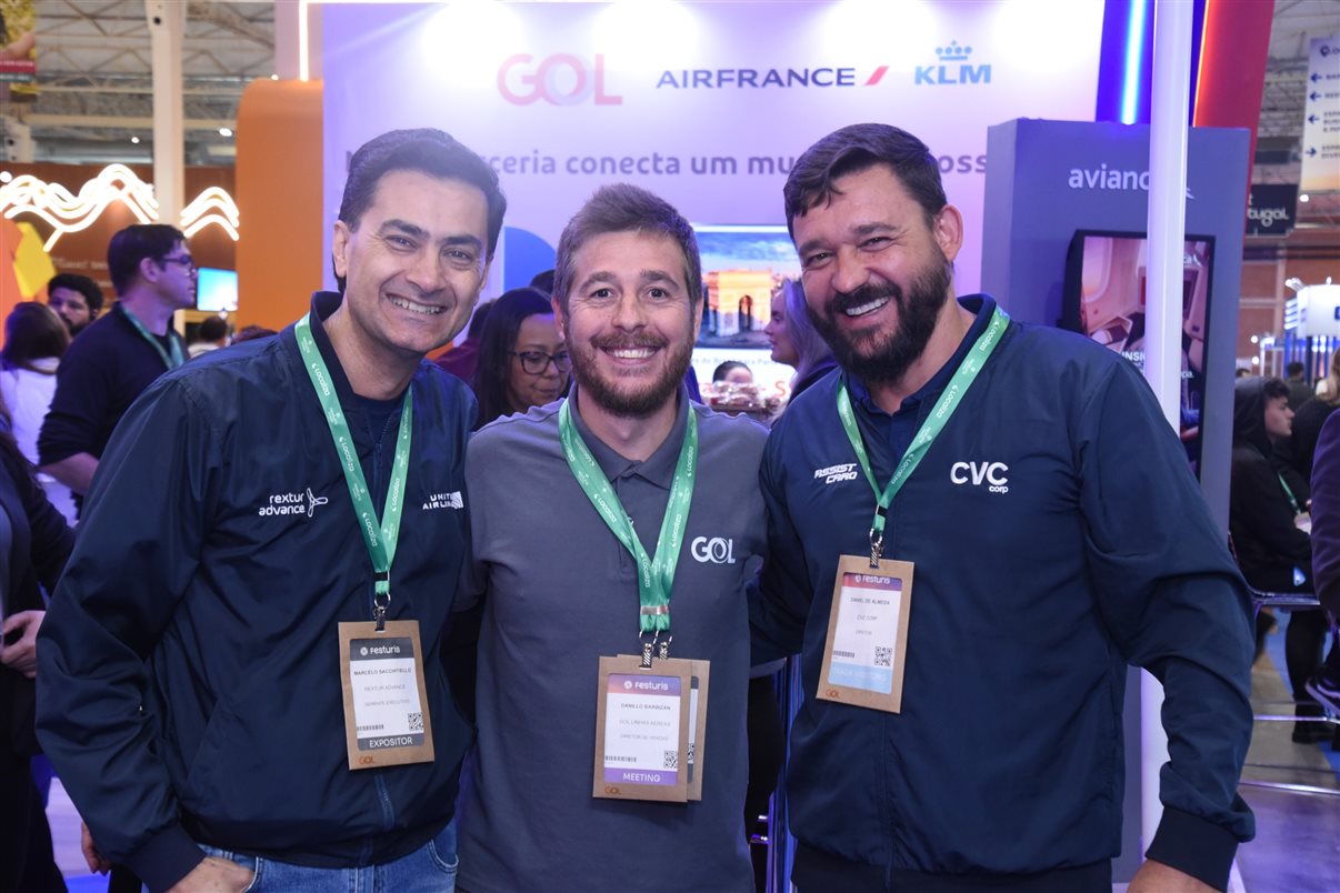 Festuris 2025 começa oficialmente em Gramado com o corte da fita por autoridades