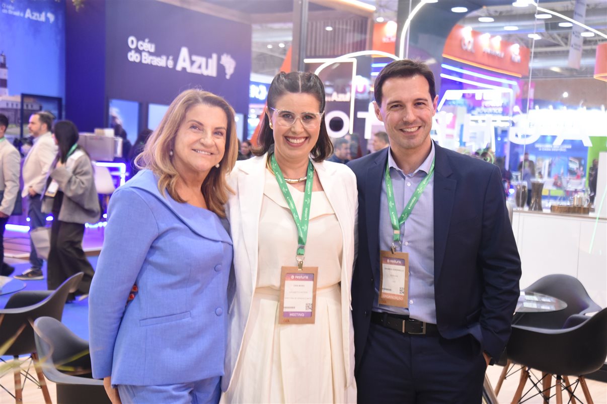 Festuris 2025 começa oficialmente em Gramado com o corte da fita por autoridades