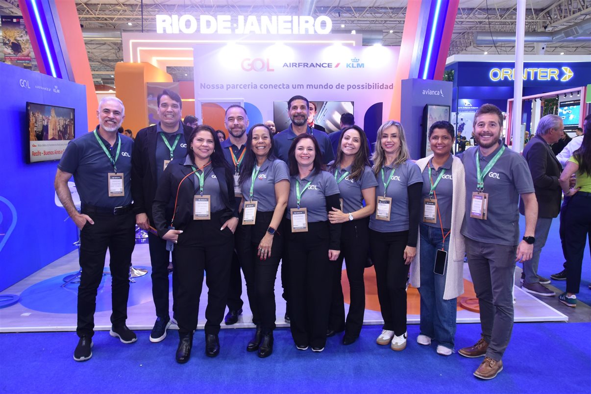 Danillo Barbizan e seu time da Gol