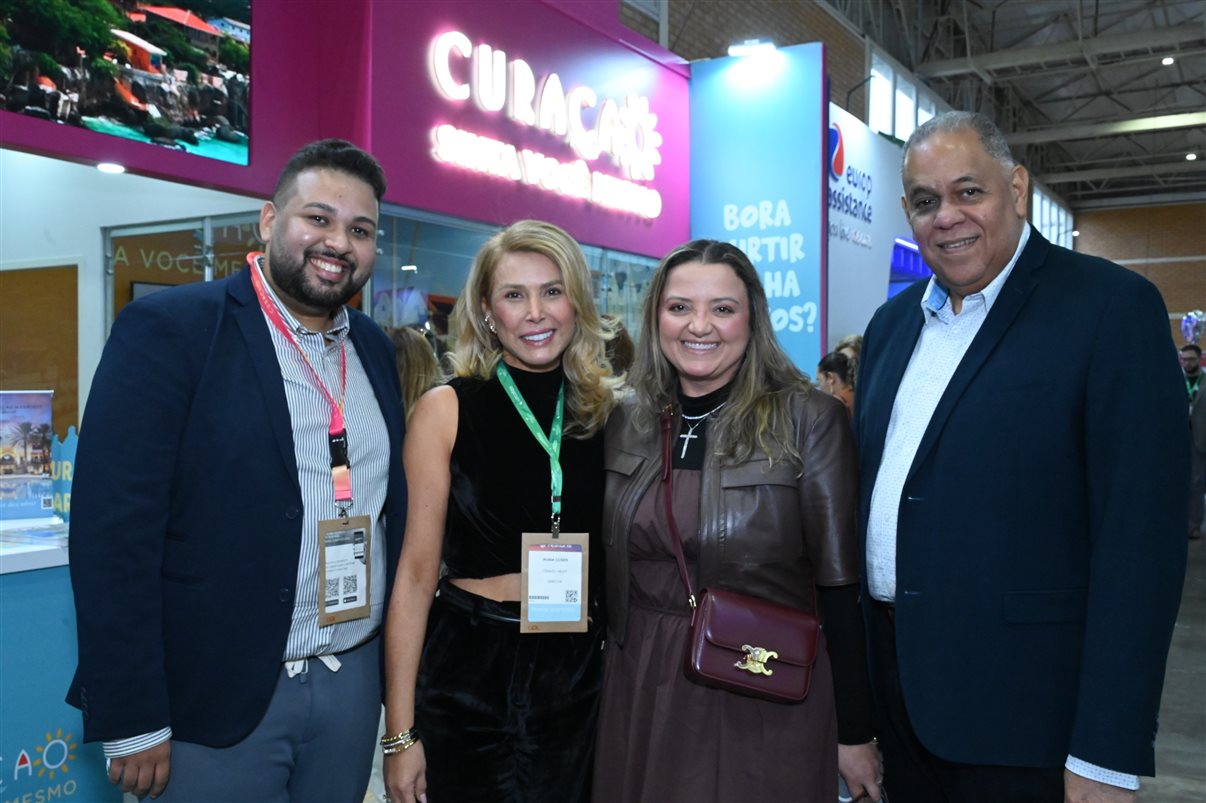 Festuris 2025 começa oficialmente em Gramado com o corte da fita por autoridades