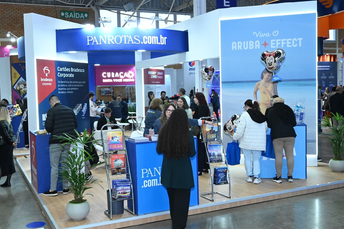 Festuris 2025 começa oficialmente em Gramado com o corte da fita por autoridades