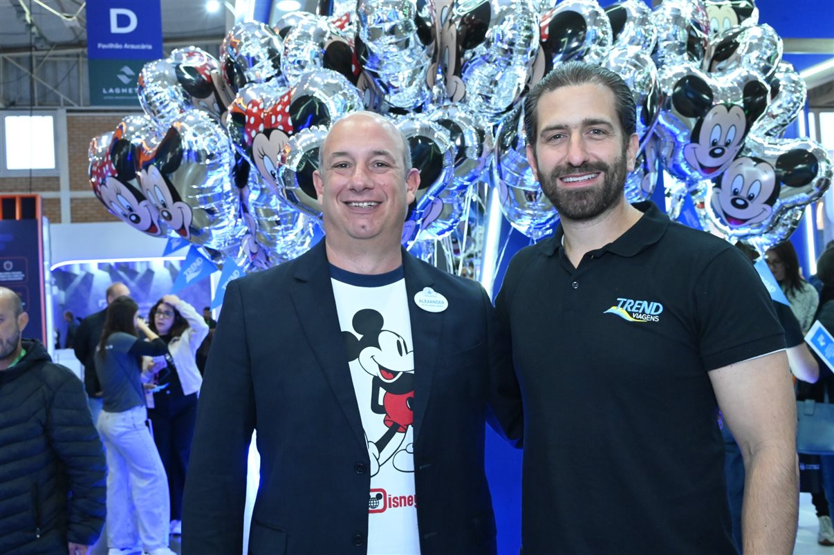 Festuris 2025 começa oficialmente em Gramado com o corte da fita por autoridades