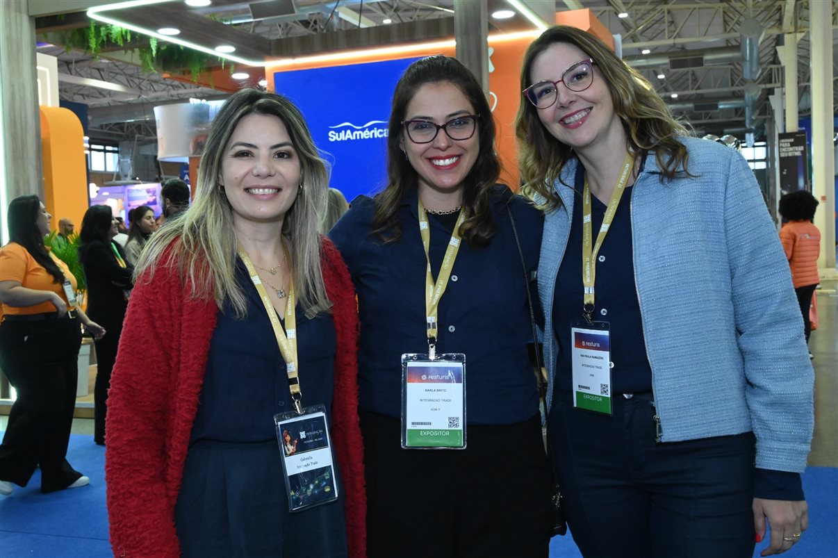 Festuris 2025 começa oficialmente em Gramado com o corte da fita por autoridades