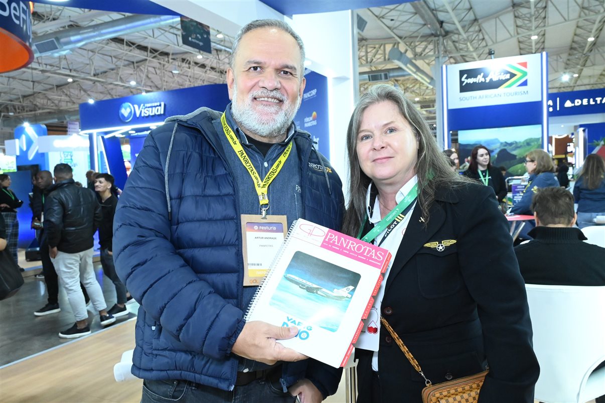 Festuris 2025 começa oficialmente em Gramado com o corte da fita por autoridades