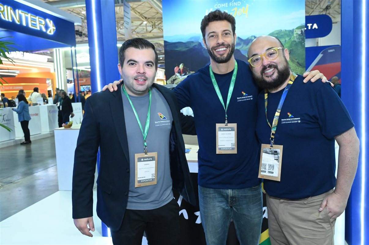 Festuris 2025 começa oficialmente em Gramado com o corte da fita por autoridades