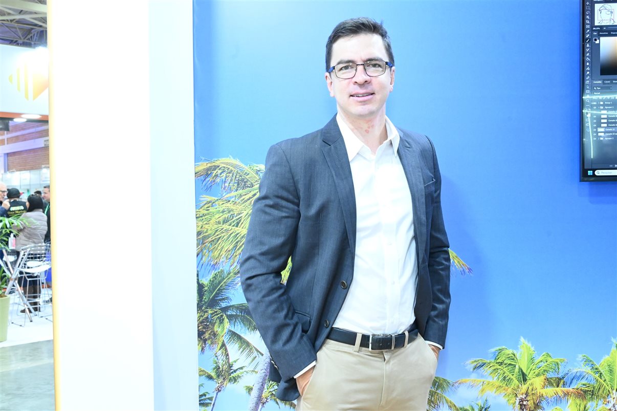 Festuris 2025 começa oficialmente em Gramado com o corte da fita por autoridades