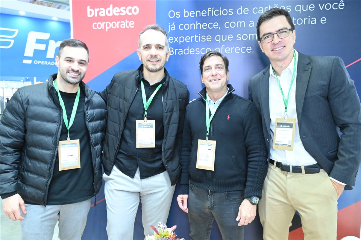 Festuris 2025 começa oficialmente em Gramado com o corte da fita por autoridades