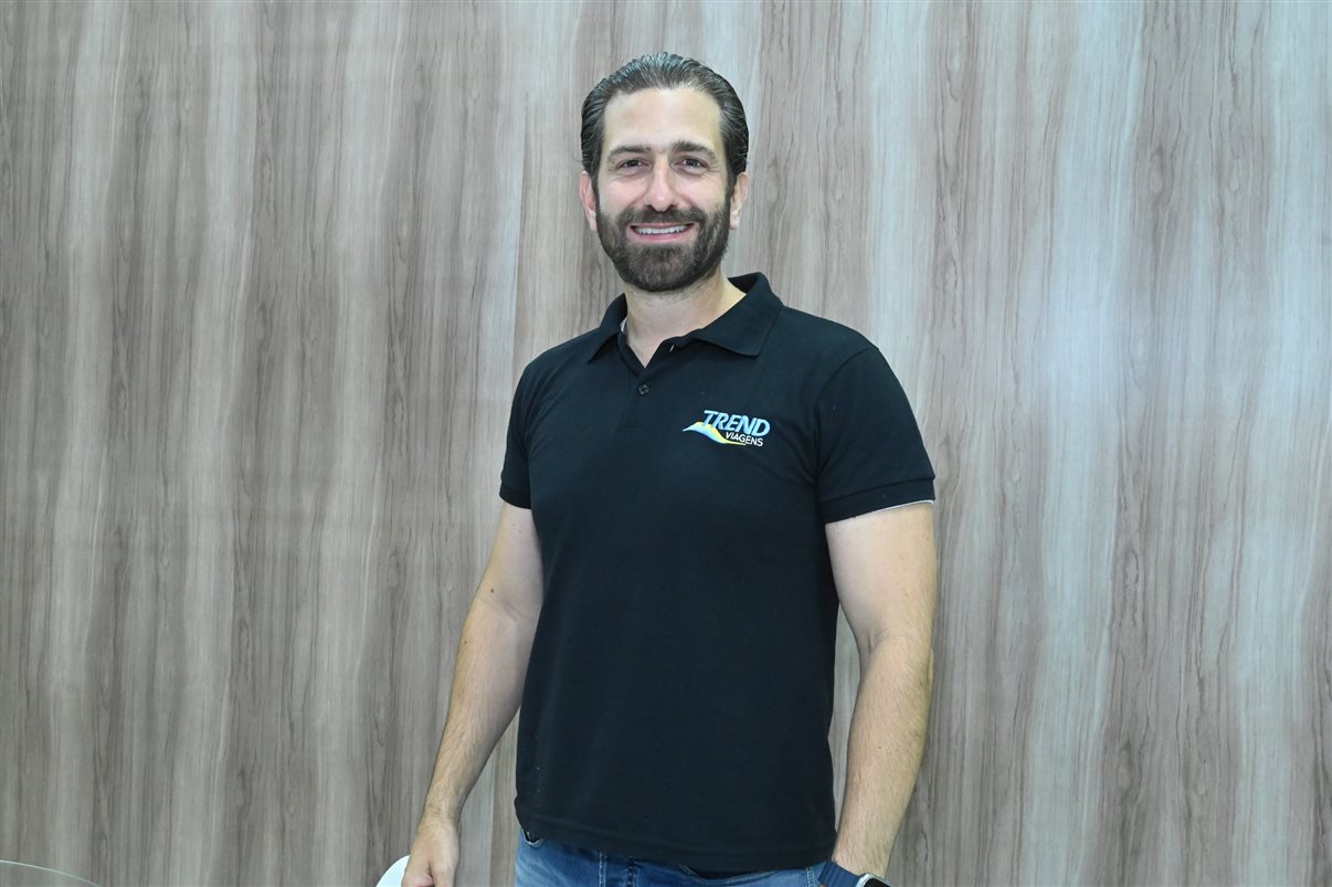 Festuris 2025 começa oficialmente em Gramado com o corte da fita por autoridades