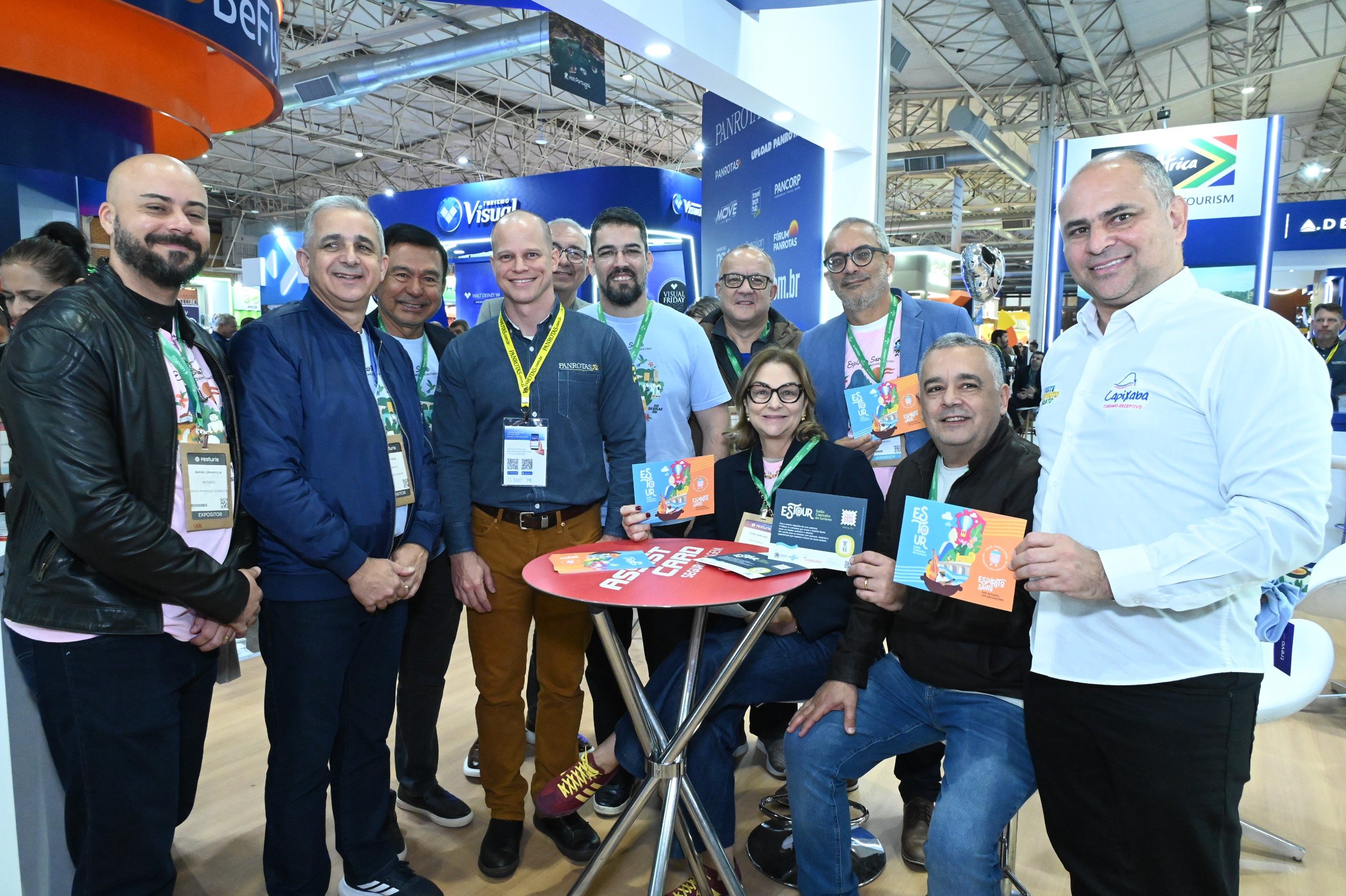 Comitiva do Turismo do Espírito Santo no estande PANROTAS