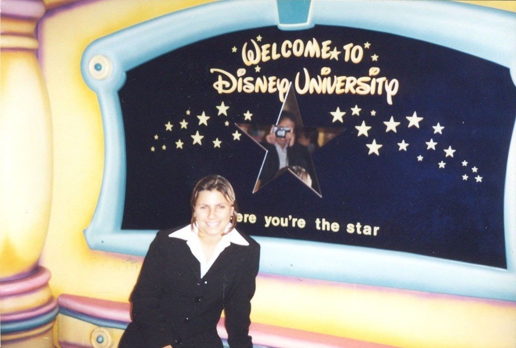 Estágio da Any Brocker na Disney como conclusão do curso de graduação