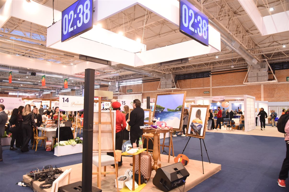 Espaço Luxury conta com reuniões pré-agendadas