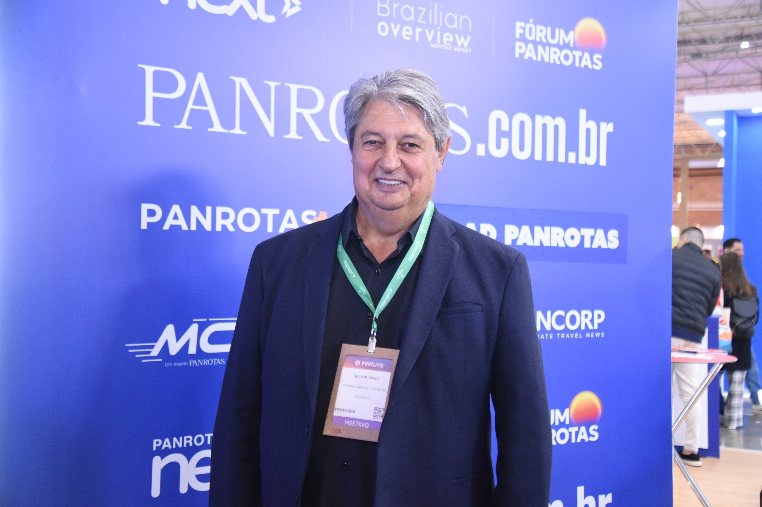 Nestor Tissot, prefeito de Gramado (RS), no estande do PANROTAS no Festuris 2025