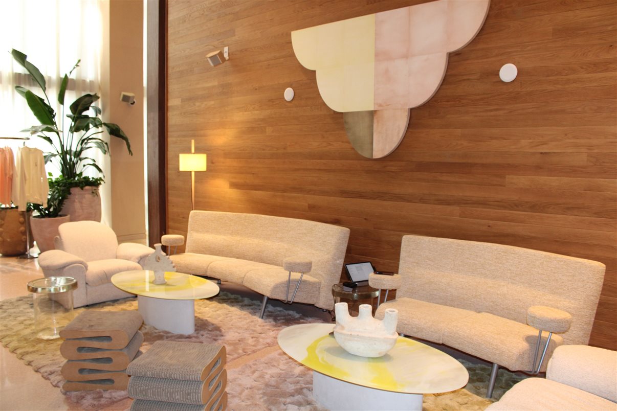 Caminho para lobby do hotel