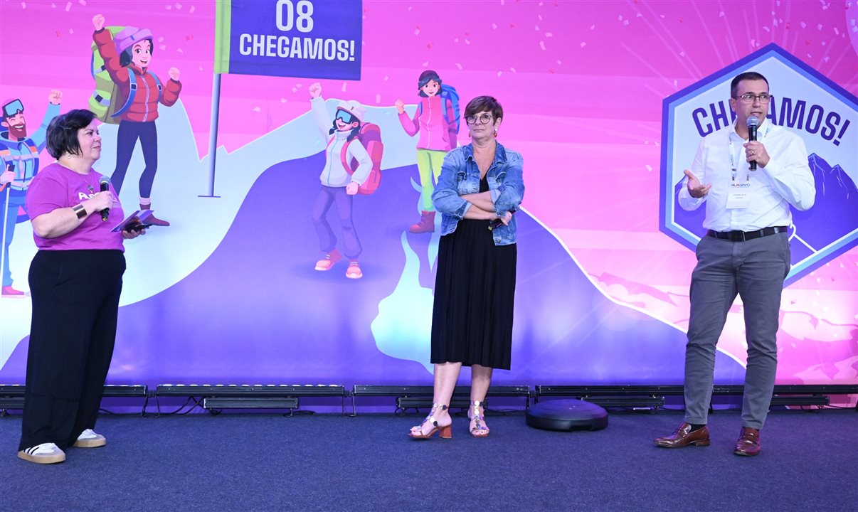 Andrea Matos, da Alagev, Viviane Amadei, da BWH Hotels, e Alexandre Motta, da Paytrack