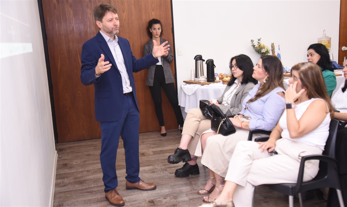 Roby Riedel, da Mendoza Holidays, falou a um grupo de agentes especializado em vender para o segmento corporativo