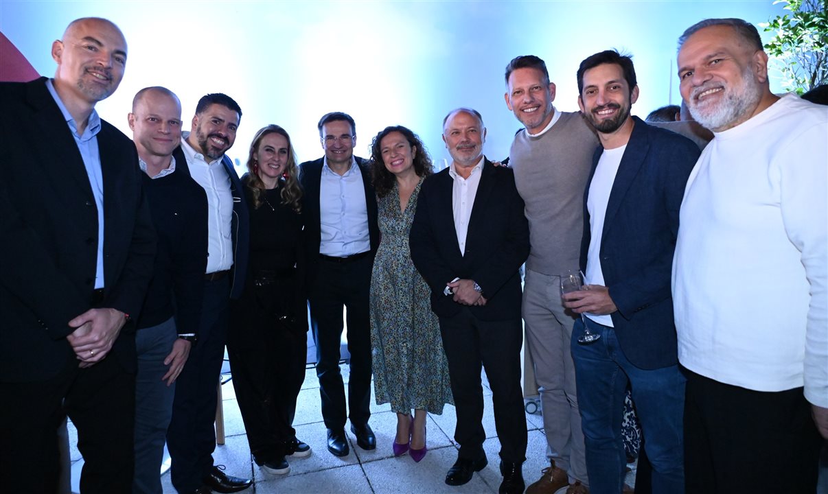 Luciano Cardoso, da Iberia, José Guilherme Alcorta, da PANROTAS, Raphael de Lucca, Marina Colunga, Marco Sansavini, Maria Jesus, Victor Moneo, da Iberia, Ricardo Sidaras, Flavio de Sica e Artur Andrade, da PANROTAS