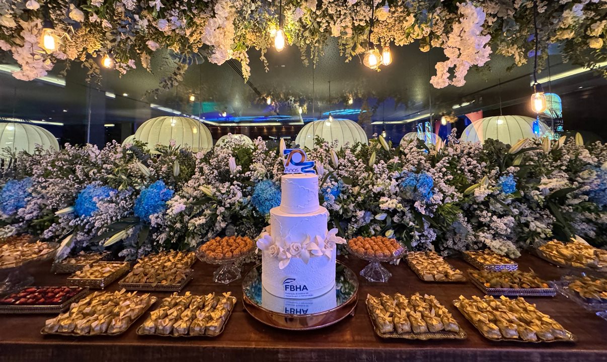 A festa de 70 anos foi realizada no restaurante Nau com a presença autoridades