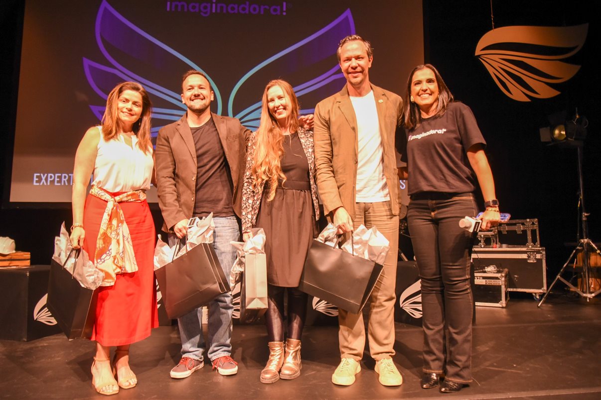 Daniela Araujo, da Decolar, Rodrigo Vieira, da PANROTAS, Adriana Moreira, do Estadão, Bruno Reis, da Embratur, e Marjori Schroeder, da Imaginadora