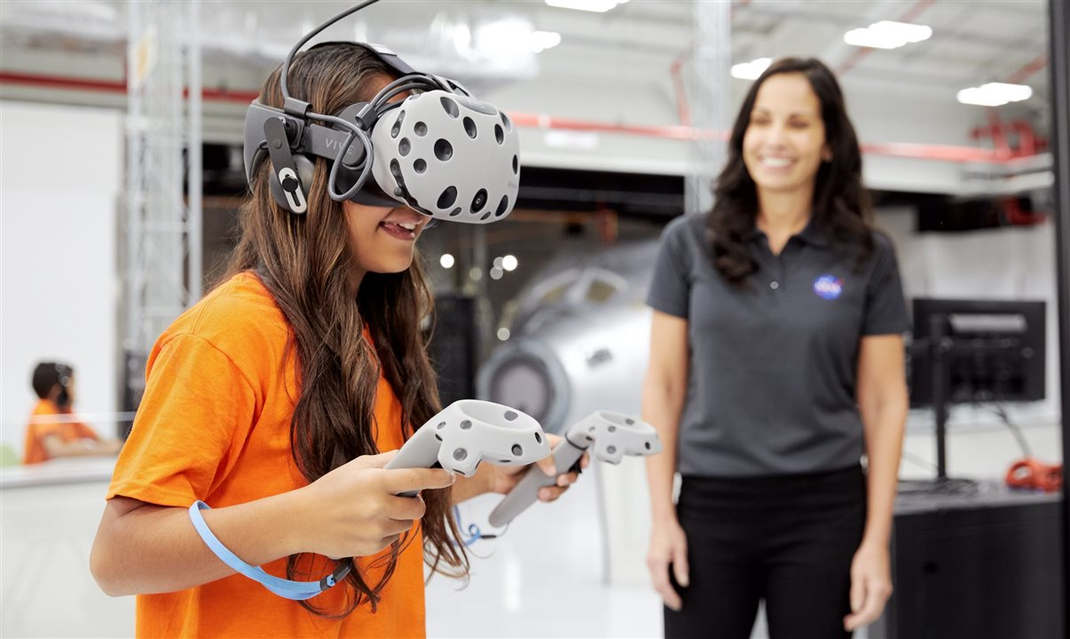 Entre os módulos de destaque estão o Microgravity Simulator, que permite realizar tarefas em gravidade reduzida