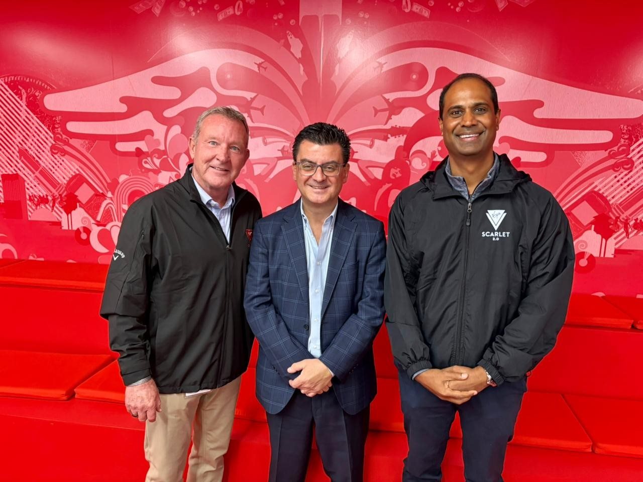 John Lovell (Board Member), Alberto Muñoz (líder para América Latina) e Nirmal Saverimuttu (CEO), da Virgin Voyages